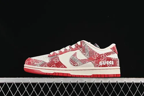All categories Nk SB Dunk Series Nk SB Dunk Low High-end customized low-top sneakers Nike SB Dunk Low Gucci co-branded Gray and red denim Anniversary high-end customized low-top casual sneakers SC9207-417